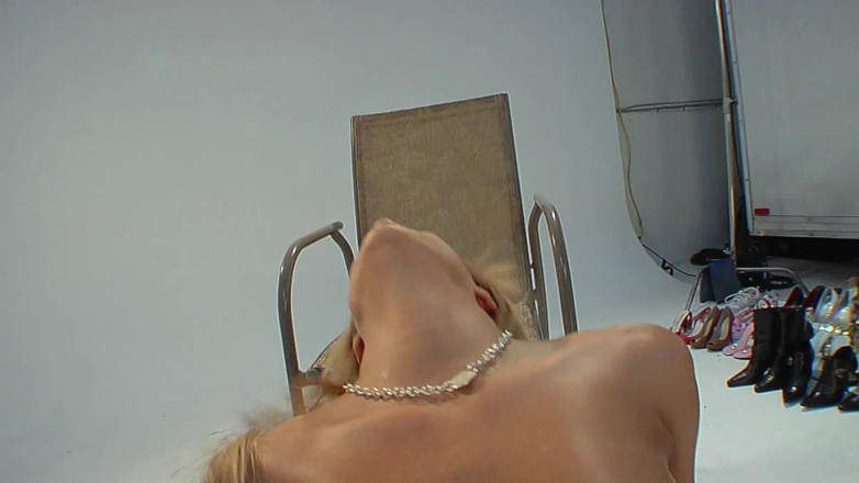 Hot Girlz: Naughty Babe Loves Getting Pussy Eaten And Fuck