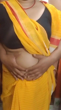Indian Cute Bhabhi Having Romance