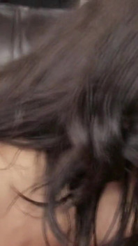 Alyssa Reece là một thiếu niên tóc nâu muốn con cu to trong miệng và âm hộ của cô ấy