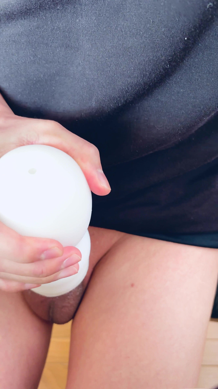 hueikun: 큰 포피를 가진 소년은 콘돔으로 자위하고 몇 초 안에 사정합니다.