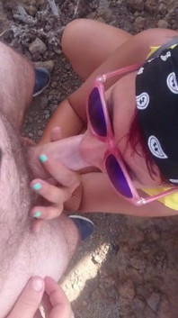 Blowjob luar ruangan dan menelan