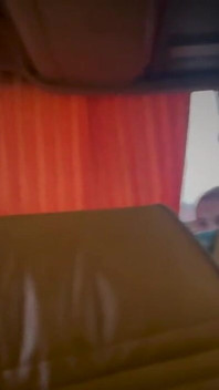 Dałem a-kę nieznajomemu na tylnym siedzeniu autobusu i doszedłem