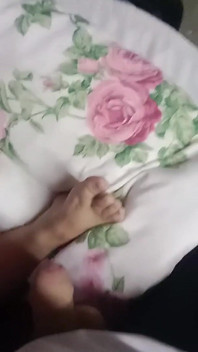 Secretly Jacking off to Stepmom's Foot