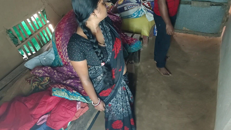 Raju Raju: 私のオマンコにキスをし、裸で私を犯し、インドの村でそれを楽しんだ