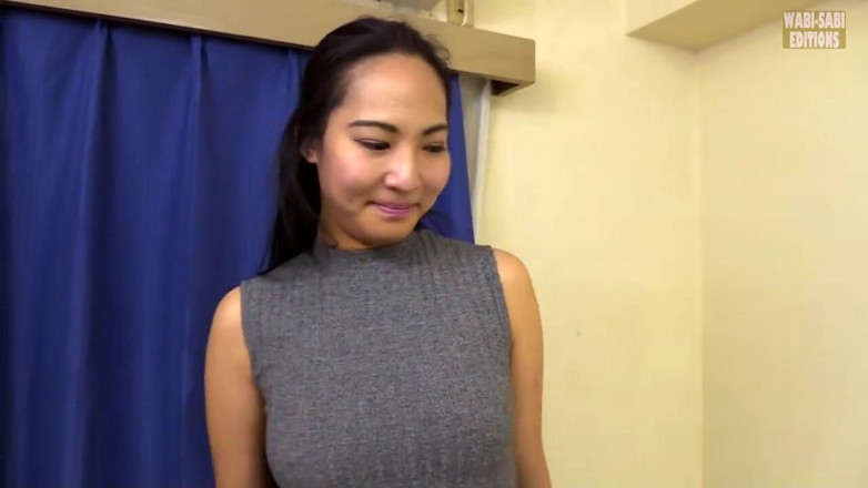 MILF, Wabi-Sabi Editions: Deseo de seda. el allure maduro entre pantimedias y piel...