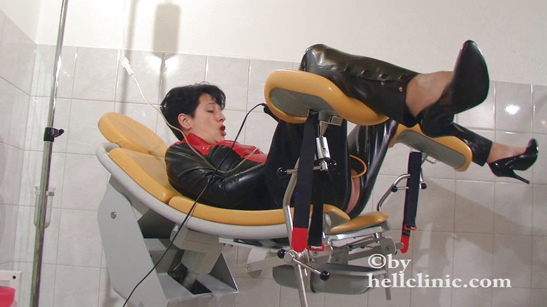 Rubber & Clinic Studio - 1ATOYS: Enema kandung kemih dengan kateter dalam karet