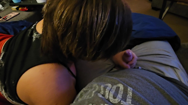 Funhousewife69: Một cú thổi kèn tuyệt vời khác trong khi xem...