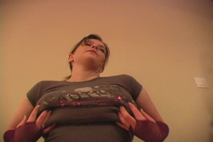 Solo Dream Babes: 独奏梦想女郎：丽兹和她惊人的胸部