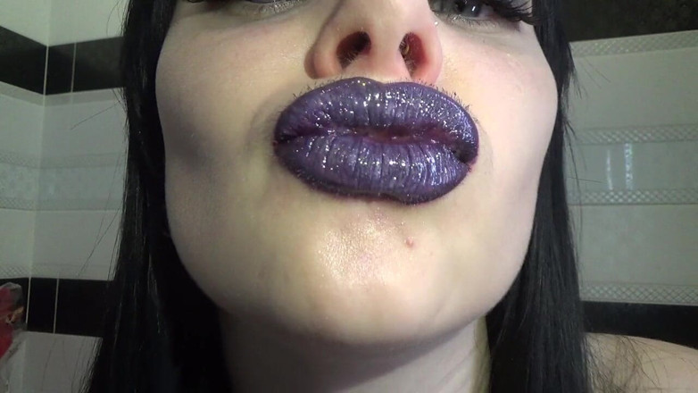 Goddess Misha Goldy: Fioletowe błyszczące usta! Całowanie i fetysze twarzy kaczki !!