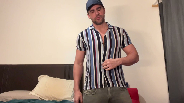 Kylefox: Stripping and Oiling My Body Before Shooting My Load