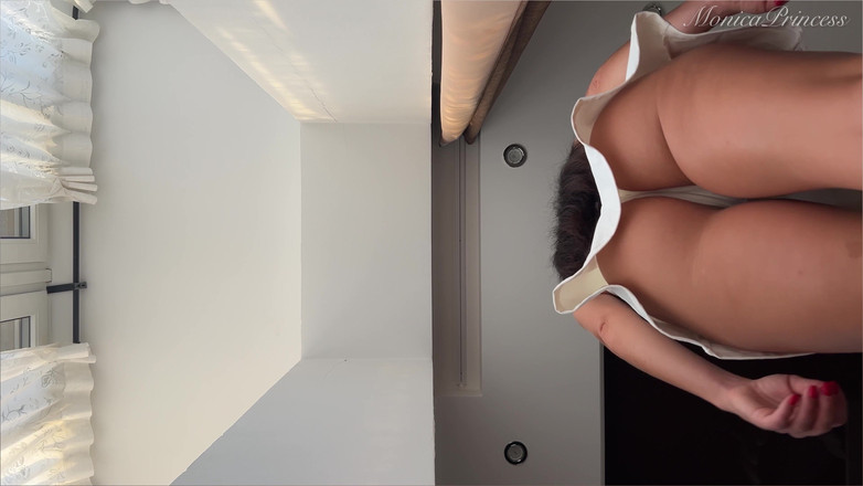 Princess Monica: 그녀의 누드 Louboutin POV 4K로 당신을 분쇄하는 자이언트