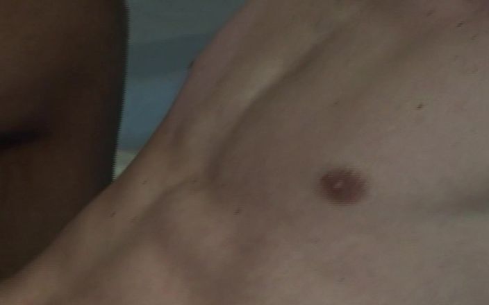 SEXUAL SIN GAY: Scena băieților de la piscină -3 prieteni de la sală se...