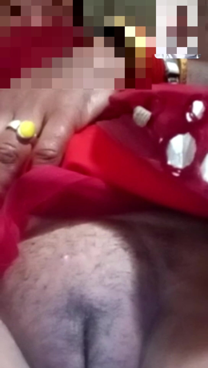 AkashKumar: Une bhabhi du village desi montre son cul et sa...
