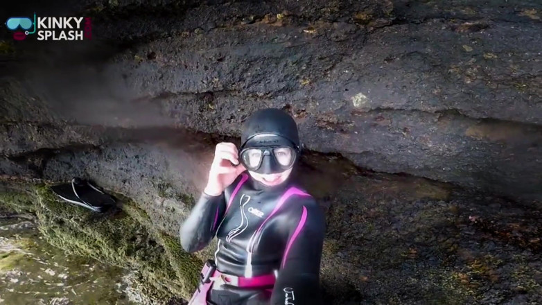 UKCuteGirl Lucy Lauren: Neoprene Wetsuit &amp; Dive Mask Masturbation by the Sea