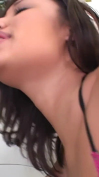Zwei Große Schwarze Schwänze Für Eine Sinnliche Junge Jasmine Byrne