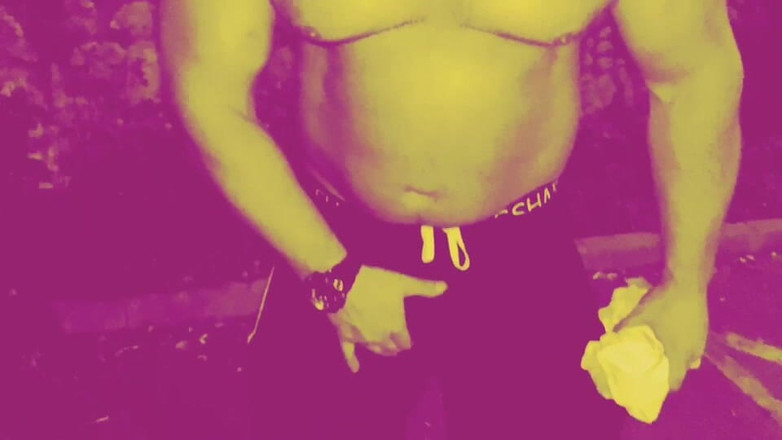 Jack stacked: Nach dem fitnessstudio biegen sich auf dem parkplatz