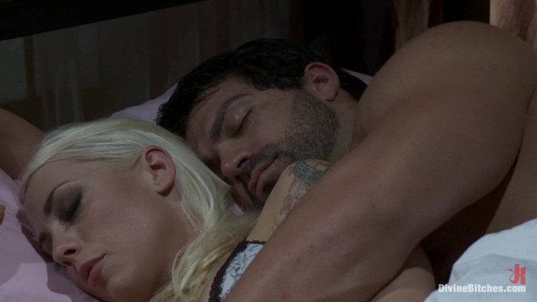 Divine Bitches by Kink: A Realidade de um Corno