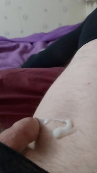 Urmărește un clitoris excitat, ejaculare cu efeminat