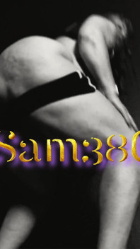 Sam38g Big Round Booty Doing Squats