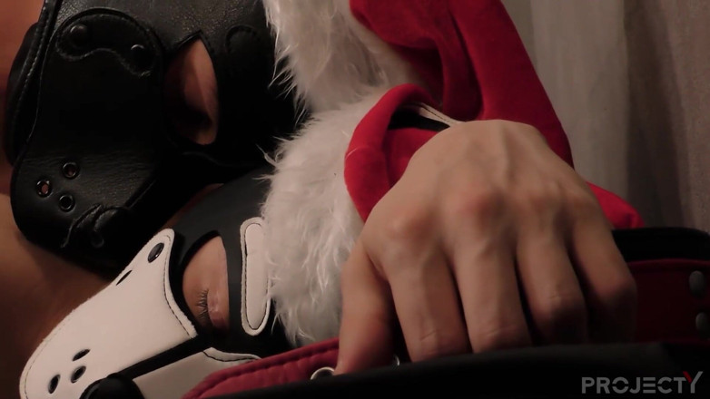 Project Y studios: Vrolijk kerstfeest, Zephi rapt zijn cadeautjes en zijn kont heeft...
