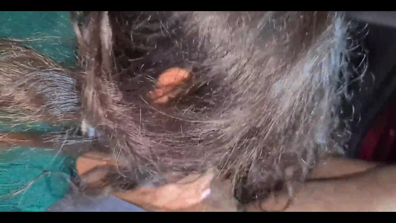 Anny Kitty: Padrasto fode sua enteada fofa no carro depois