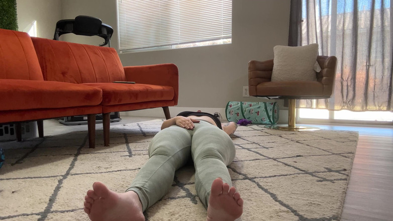 Lenna Lux: Obryně tě šije do kalhotek na cvičení