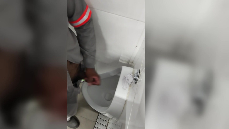 TheBlacKHunterr: Перед тем, как отправиться домой, быстрячок в раздевалке