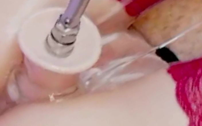 Nicolette69w: Šukání krémové kundičky s velkým robertkem