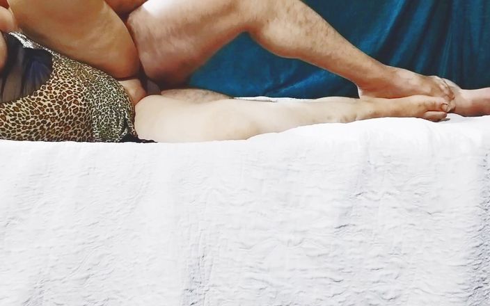Ahmed and Samah: Cuckold brachte einen freund mit, um seine frau zu ficken