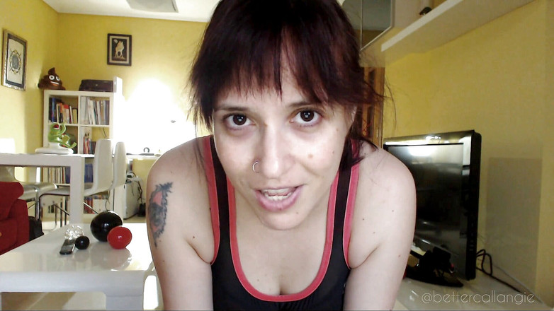 Angieholics Braingasms: 当你输了一个大赌注时，你将不得不舔我汗湿的混蛋