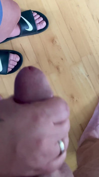 Amatérské honění ranní orgasmus pěkné nohy