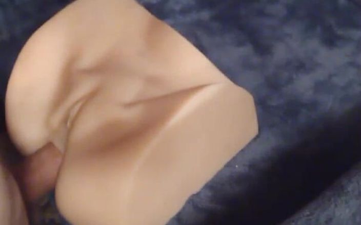 The Revolution is Cumming: Baise ma poupée dans la chatte et le cul avec éjaculation à...
