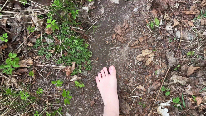 Vasya Sylvia: Barefoot Walk in the Forest - Foot Fetish - Bare Feet!