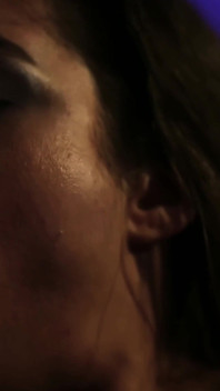 Michelle moist और cathy Heaven कच्चे सेक्स के बारे में जुनूनी हैं