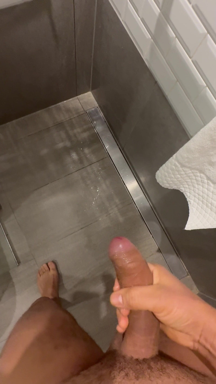 Hot dick in your ass: 골든 샤워를 원하시나요? 후 나는 당신의 입에 사정 할 수 있습니다.