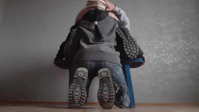 Lesbian-illusion: Aku siapkan pacarku untuk seks anal