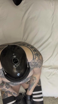 Master's Fuckpig: Intenso facefucking em máscara de látex