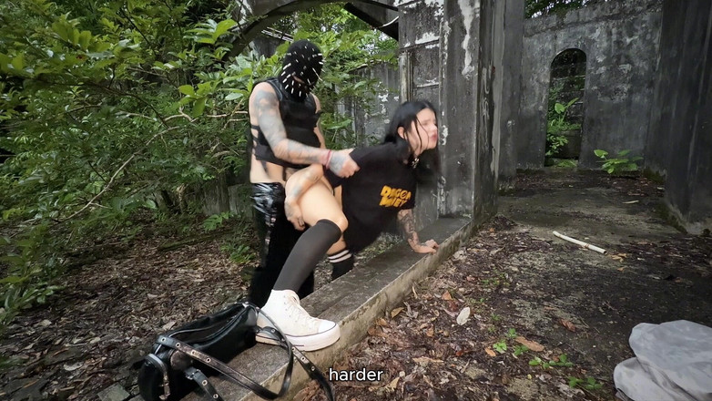 SkinLovers: Un appuntamento con altgirl termina con del sesso duro e...