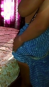 Caliente india follada estilo perrito en sari azul
