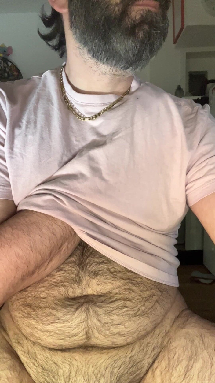 Lextalon: Ngồi với hai chân mở trước webcam