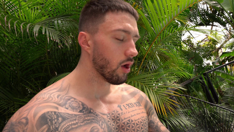 Rauls Bud: Sistemiamo La Piscina Di Una Casa E Scopiamo La Moglie...