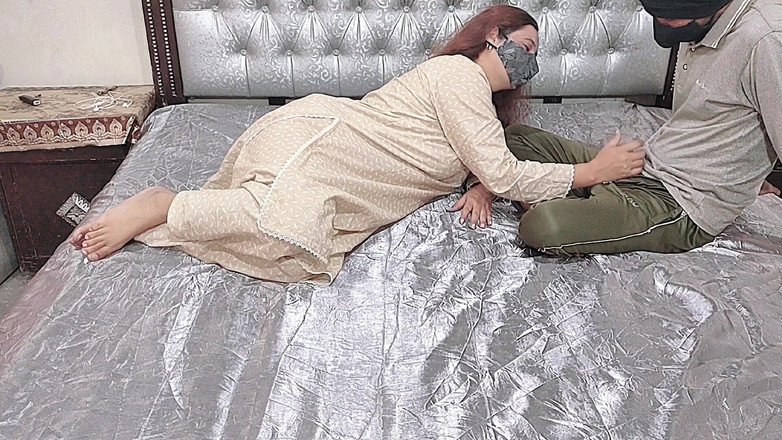 Pakistani CoupleX: Індійська дезі бхабхі мала головний біль, тому зведений брат освіжив її аудіо на хінді, найкращий домашній секс