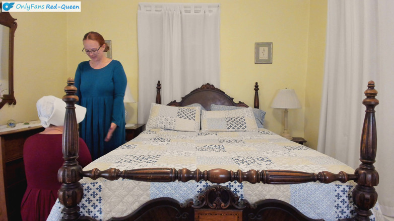 Red Queen: A Handmaid's Tale - The Anxious Handmaid And The Wife's Helping...
