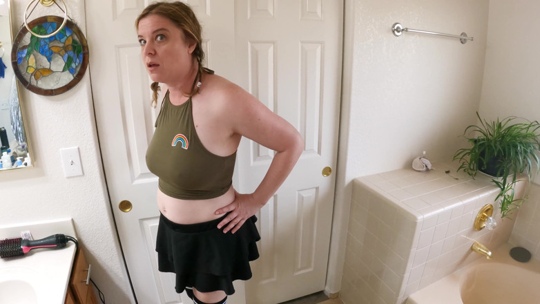 Erin Electra: 내가 레즈라는 걸 알게 된 의붓여친! 내 엉덩이를 따먹게 해줘
