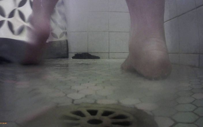 LaLa Delilah Debauchery: BBW pieds sous la douche