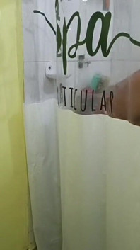 Birlikte duş almak için baştan çıkarılıyor