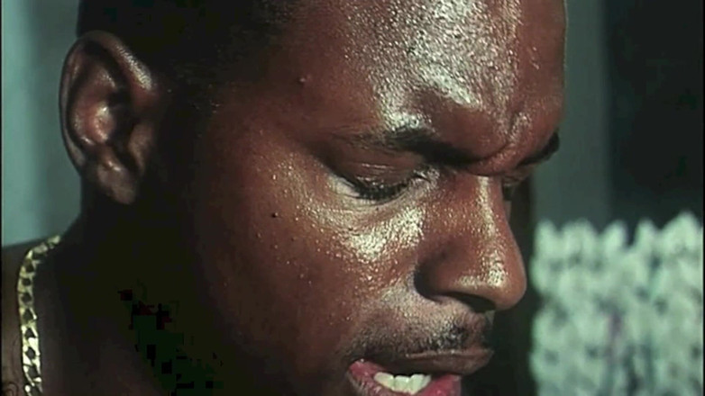 Inthe MILF room: モアナのクラブでレズビアン乱交、dp、異人種間ファック