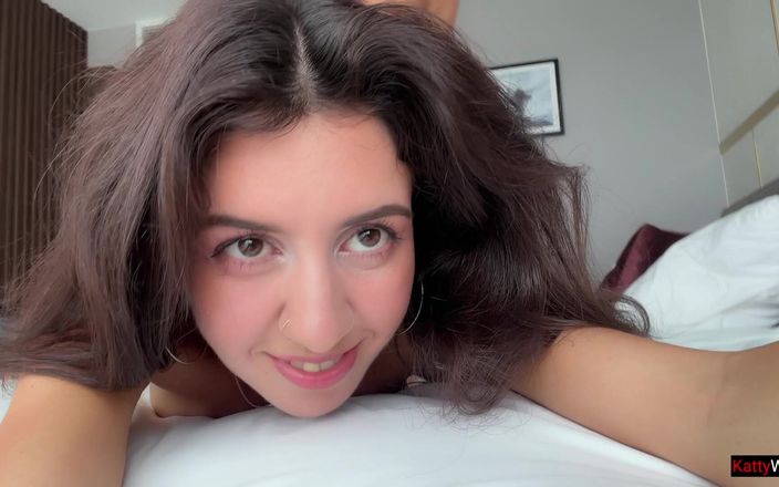 Katty West: Nevlastní sestra natáčí sex s nevlastním bratrem na kameru, aby...
