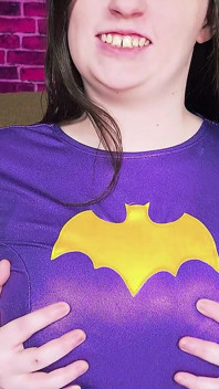 Gardło jebanie batgirl z Ambisious
