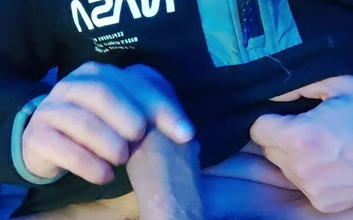 Costiro: Homo amateur aftrekken sperma en anaal orgasme